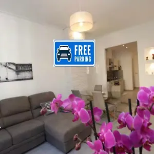 Exclusive Really Downtown - Free Private Parking Included! Genoa